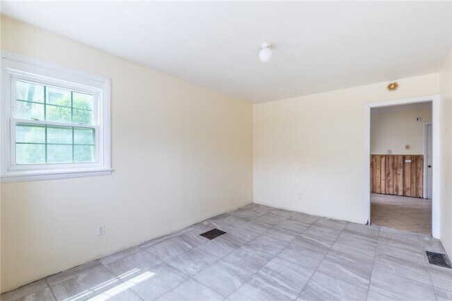 Building Photo - 675 S Clinton Ave