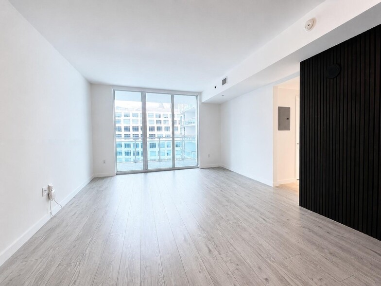 Building Photo - 951 Brickell Ave