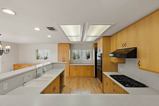 Building Photo - Expansive View of San Diego Bay! Double Ca...