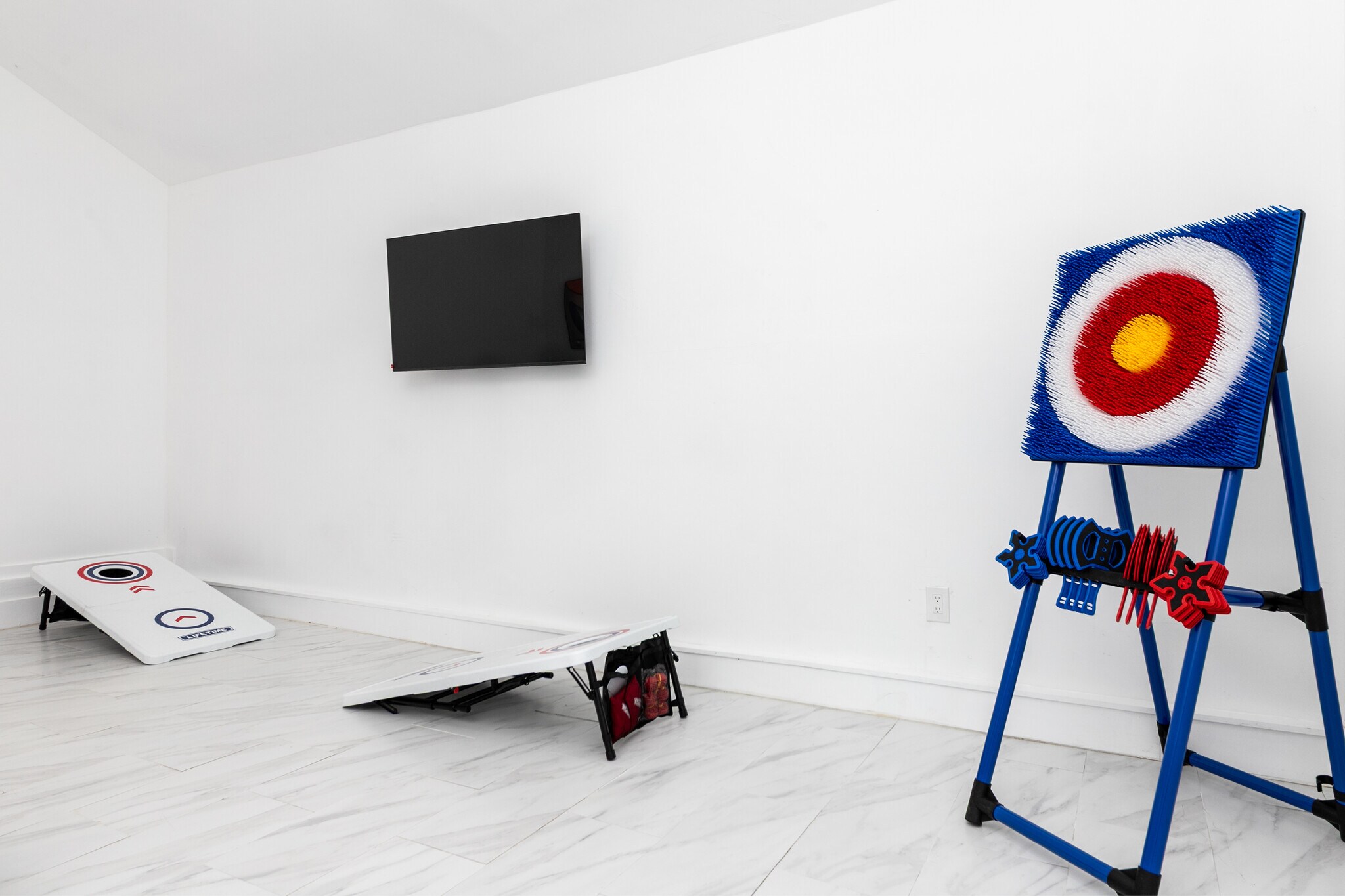 Building Photo - 6008 Carlton Way