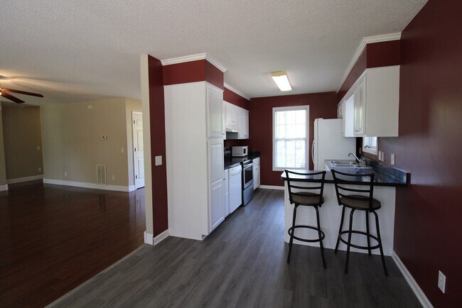 Building Photo - 2545 Autumn Terrace