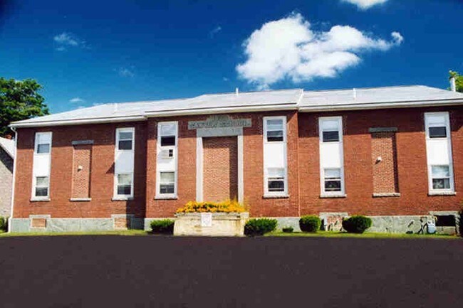 Primary Photo - 12 Lincoln St