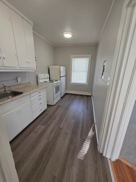 Building Photo - River Street Apartments