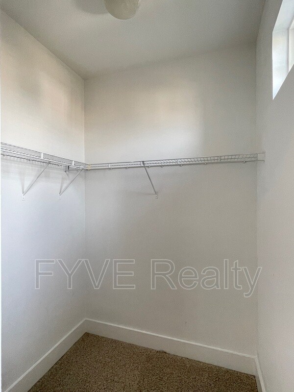 Building Photo - 1715B 7th Ave N