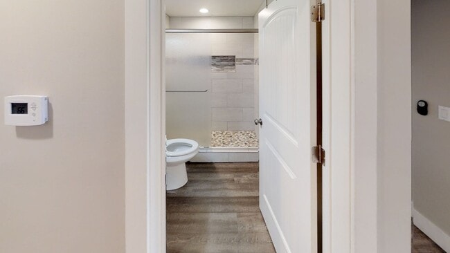 Building Photo - Usually rents to 6-12 people! Renovated, L...