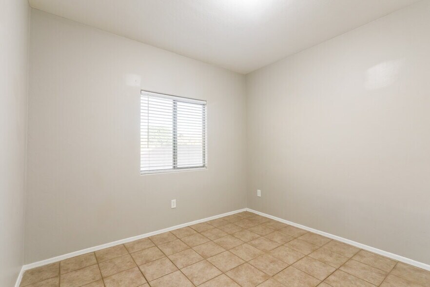 Building Photo - 12890 N Carpas Ct
