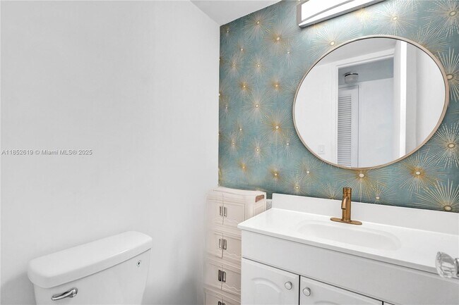 Building Photo - 5055 Collins Ave