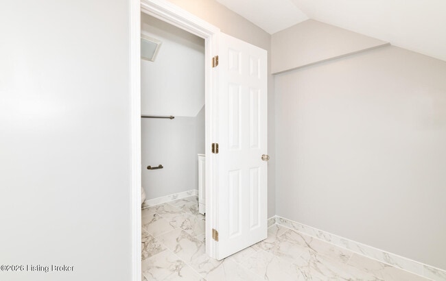 Building Photo - 204 W Warfield St