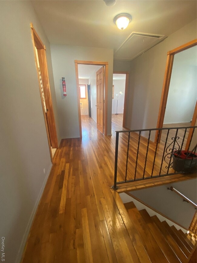 Building Photo - 732 3rd St