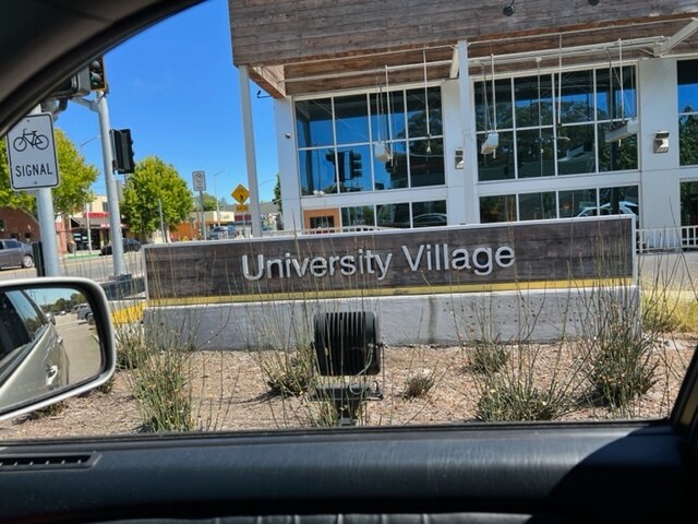 Building Photo - 1110 Stannage Ave