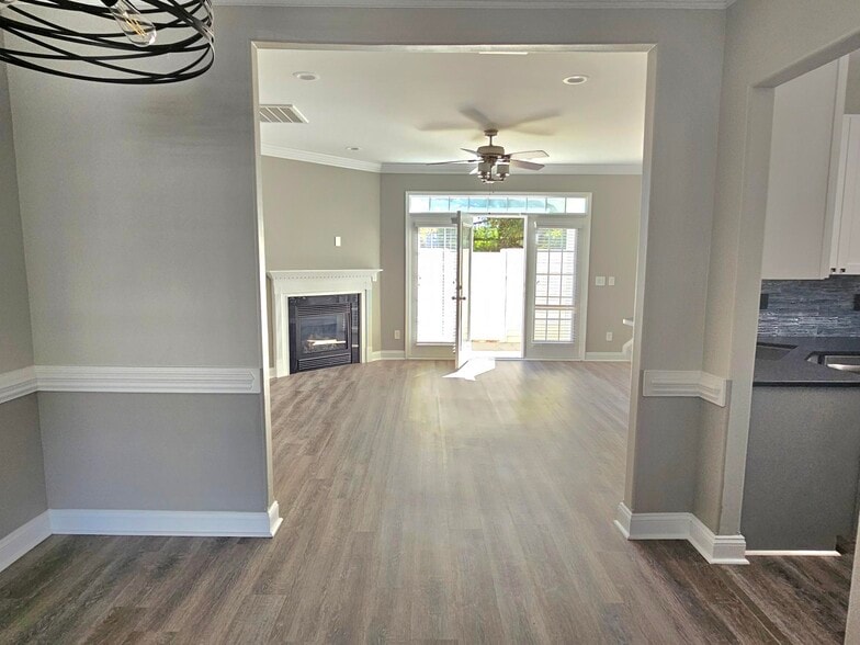 Building Photo - 5817 Fox Point Cir