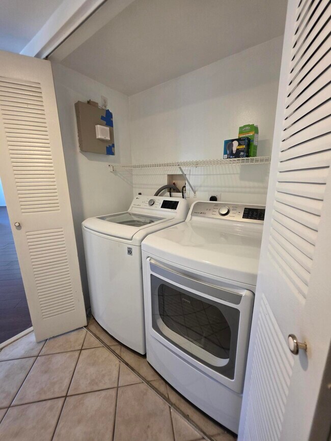 Building Photo - 4175 N Haverhill Rd