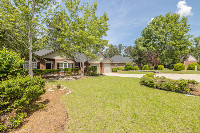 Building Photo - 245 Farmington Dr