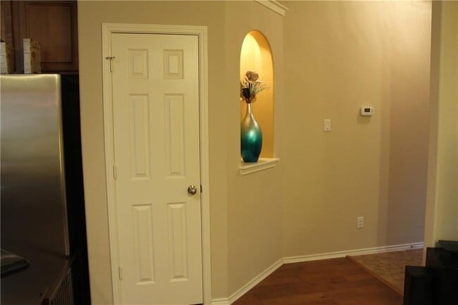 Building Photo - 1310 W Parmer Ln