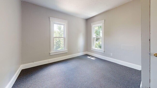 Building Photo - 1074 Johnston St