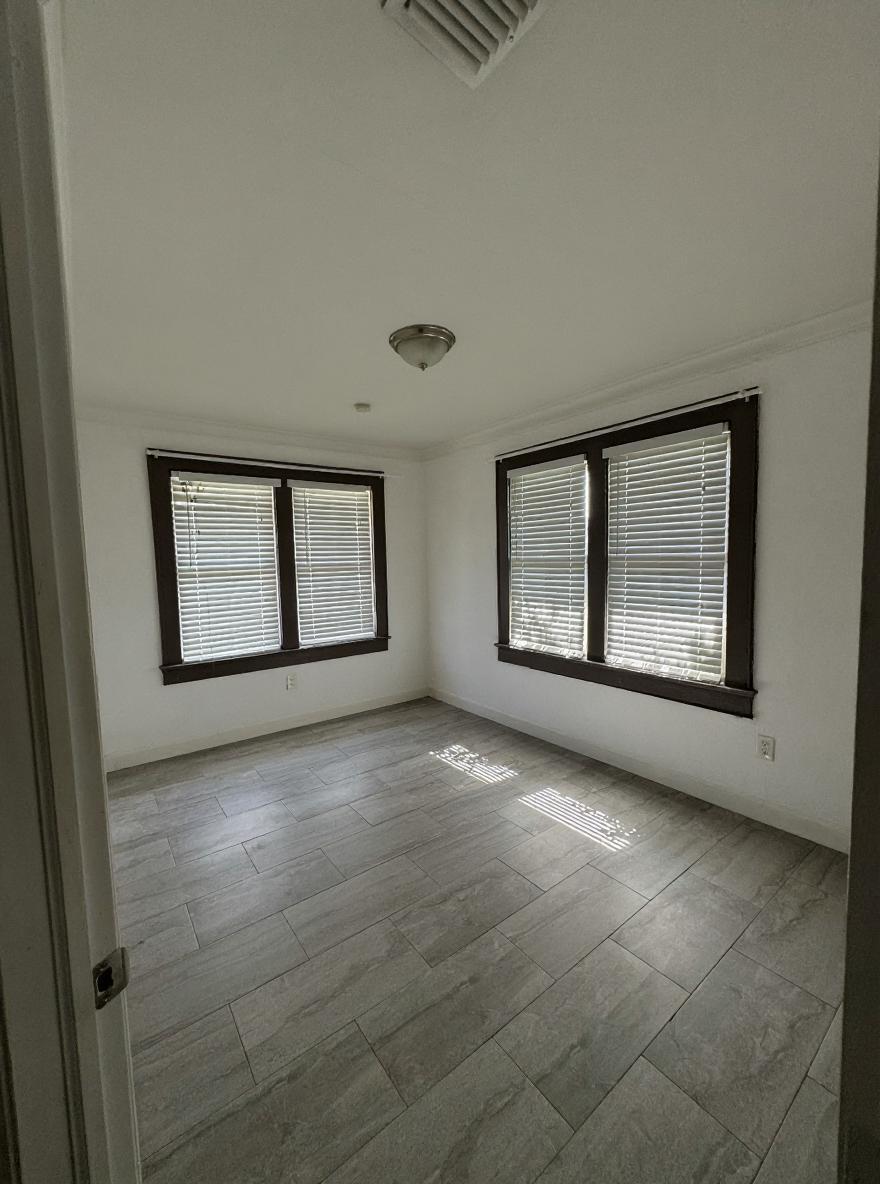 Building Photo - 934 SW 8th Ct
