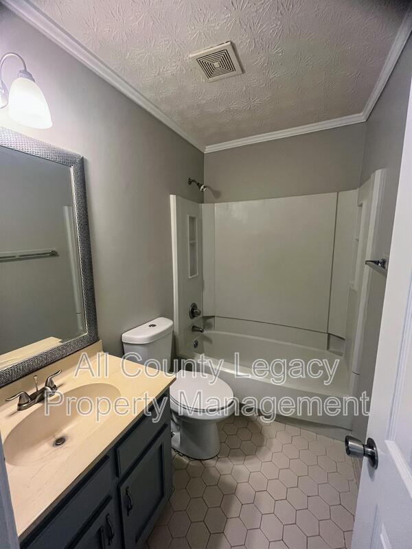 Building Photo - 6123 Queen Anne Ct