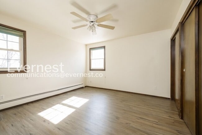 Building Photo - 4 Bed, 2.5 Bath Home with Garage / Available Soon!