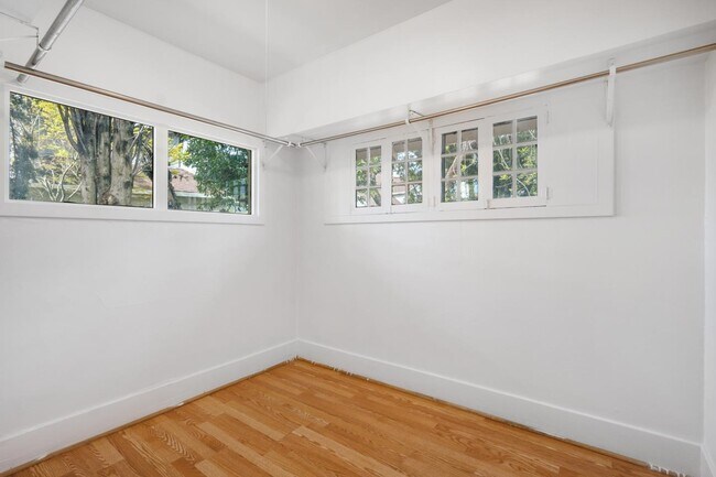 Building Photo - 395 E Dunne Ave