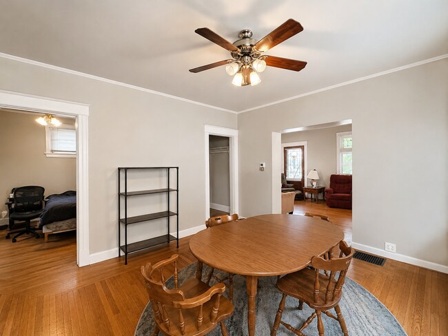 Building Photo - 6 Bed/2 Bath Mins. from UC Campus $600/pp ($3,600/mo)!