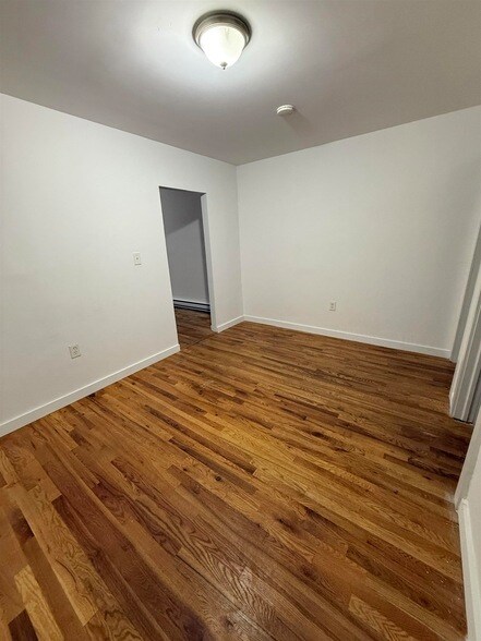 Building Photo - 44 Broadway