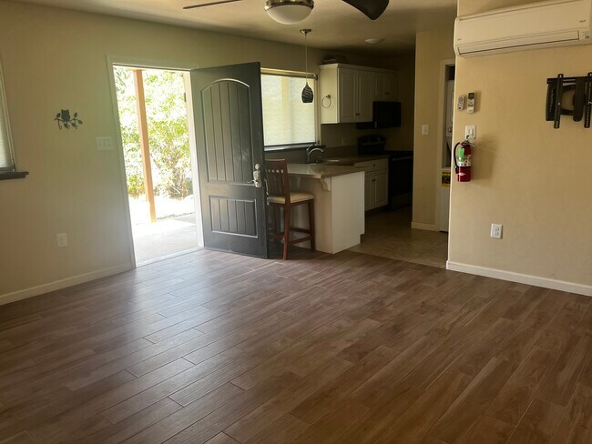 Building Photo - 40642 Sierra Dr