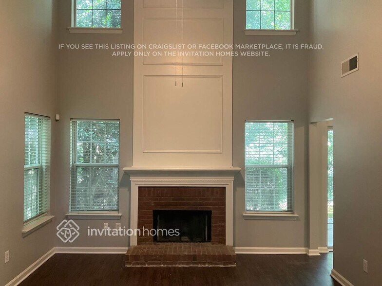 Building Photo - 28 Whitlock Square SW