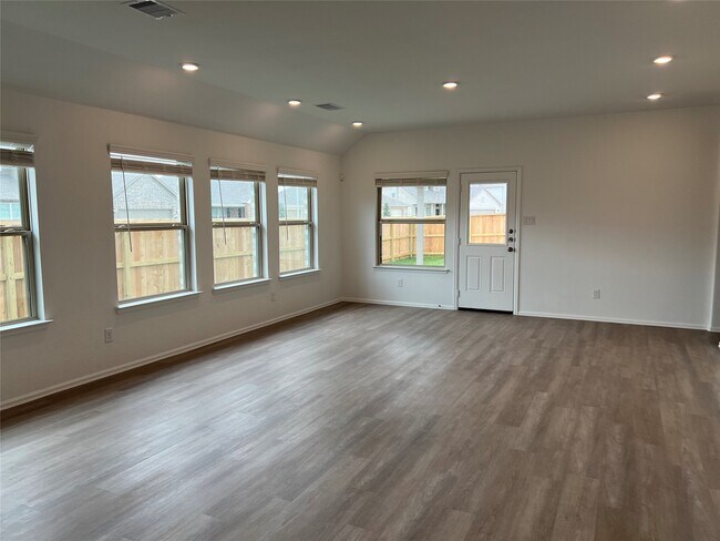 Building Photo - 3711 McCrary Falls Wy