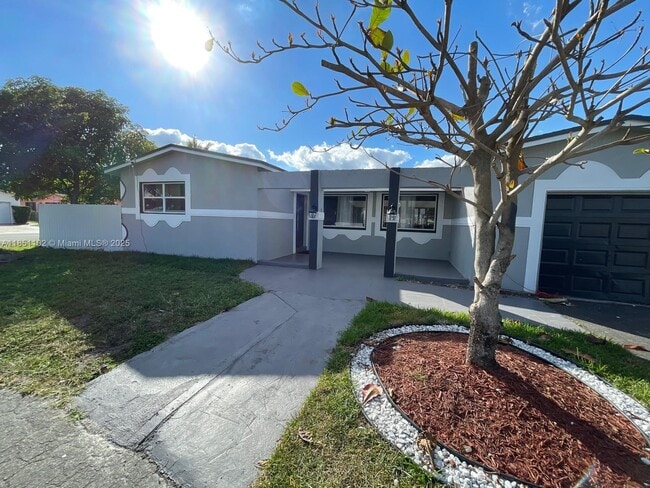 Primary Photo - 3708 Island Dr
