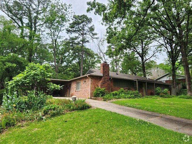 Building Photo - 506 Shamrock Dr