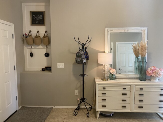 Building Photo - 9095 Blue Saguaro St