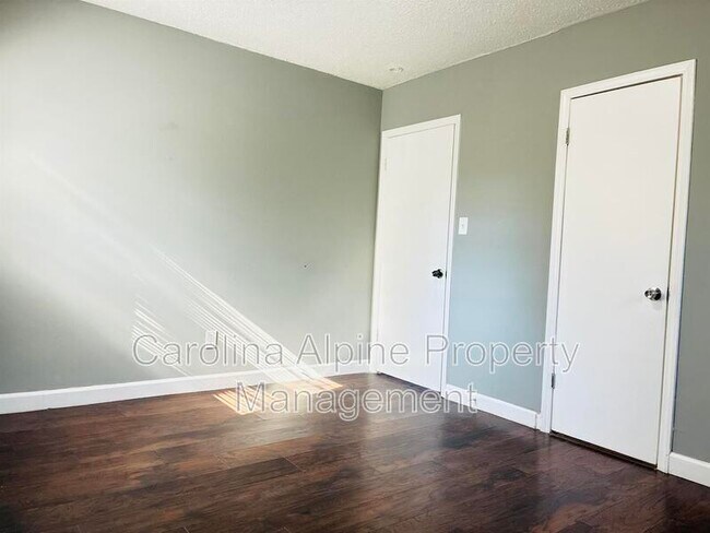 Building Photo - 3729 Somerset Dr