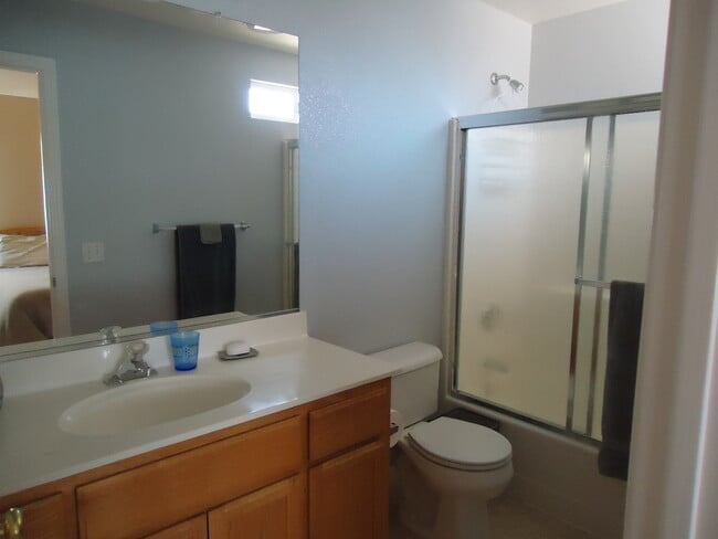 Building Photo - Southbridge Townhome