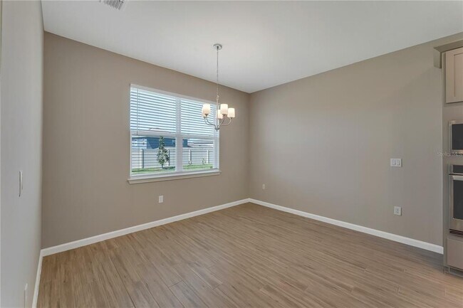 Building Photo - 4441 Lions Gate Ave