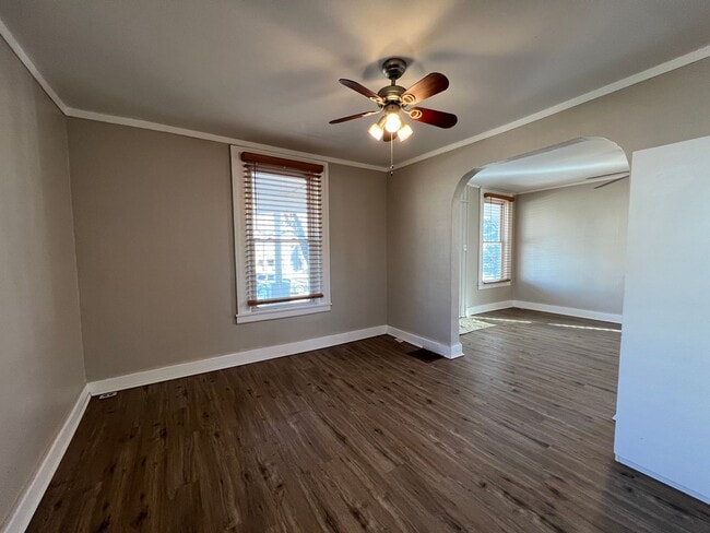 Building Photo - 3 bedroom 1.5 bathroom