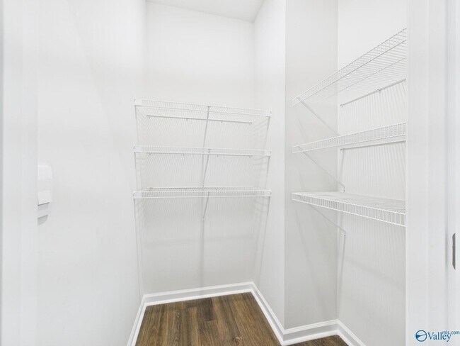 Building Photo - 157 High Leaf Dr