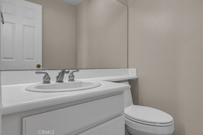 Building Photo - 210 Timberwood