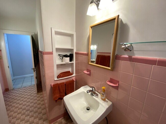 Building Photo - 123