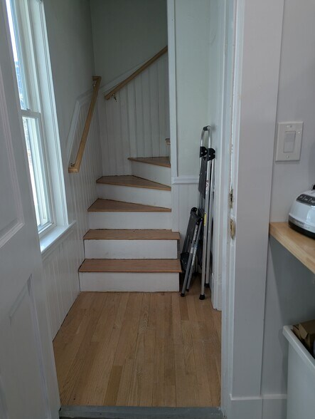 Building Photo - 14 Seven Pines Ave