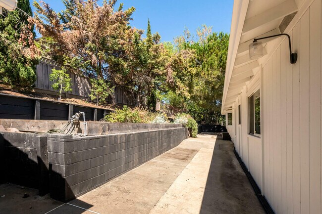 Building Photo - 920 Stagi Ct