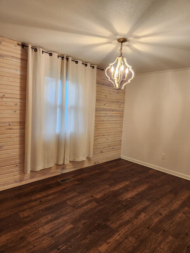 Building Photo - 5505 Mark St