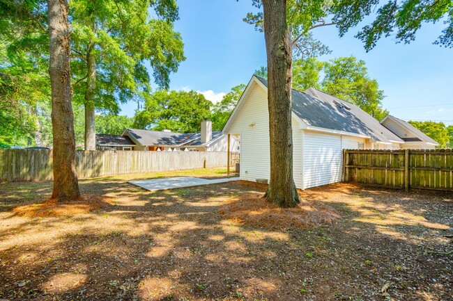 Building Photo - Updated Single Family Home in Lawton Bluff...