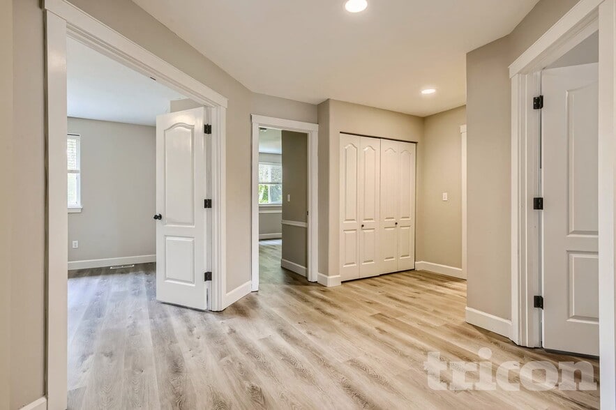 Building Photo - 11805 1st Pl SE