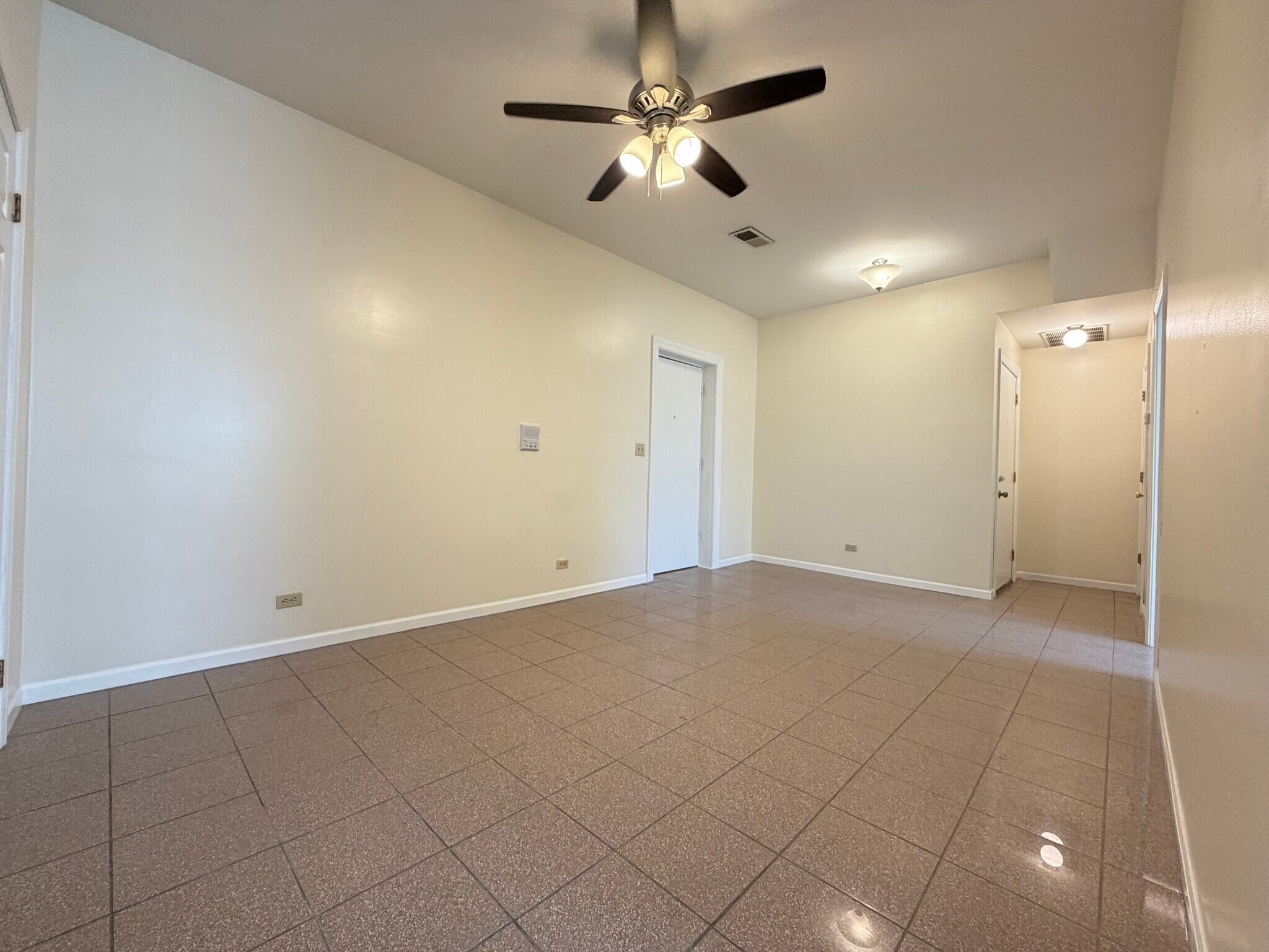 Living Room - 952 W Windsor Ave