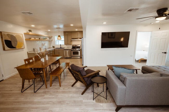 Building Photo - 1824 N 12th St