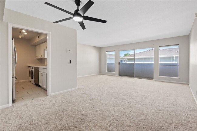 Building Photo - RENOVATED 3BD/2BA LV COUNTRY CLUB GUARD GATED