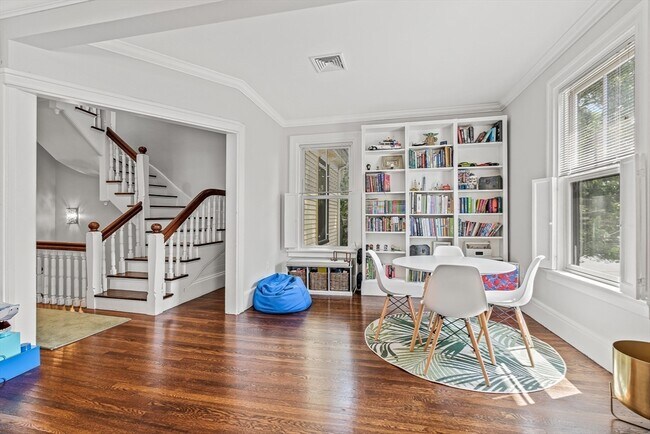 Building Photo - 65 Church St