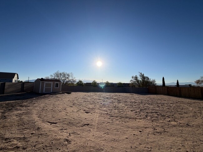 Building Photo - 3 Bedroom Single Story Home Available Near Unser Blvd NW & Ladera Dr NW!