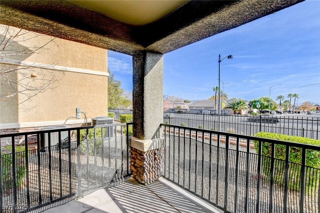 Building Photo - 6868 Sky Pointe Dr