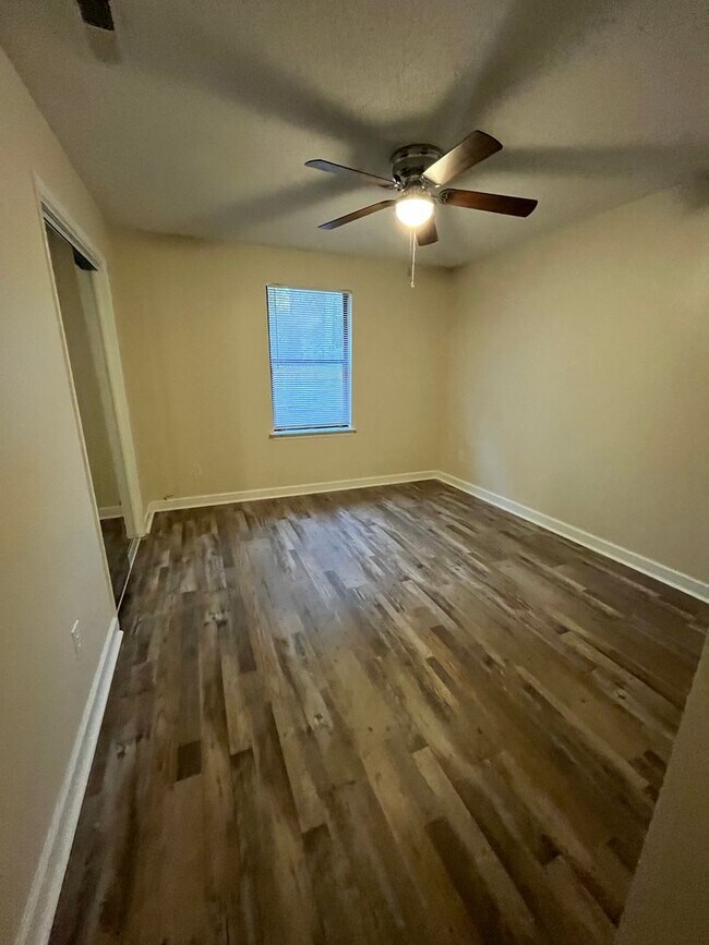 Building Photo - Lots of updates!